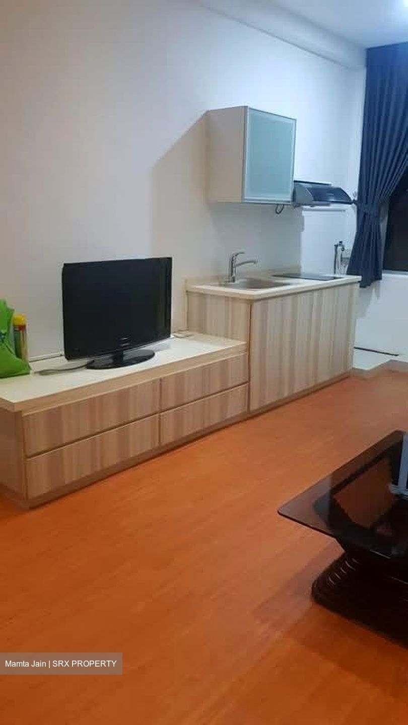 Hoa Nam Building (D8), Apartment #597726471